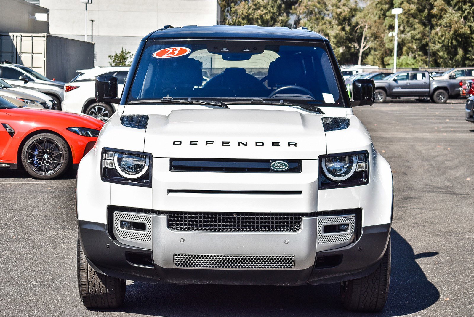 2023 Land Rover Defender S photo 2