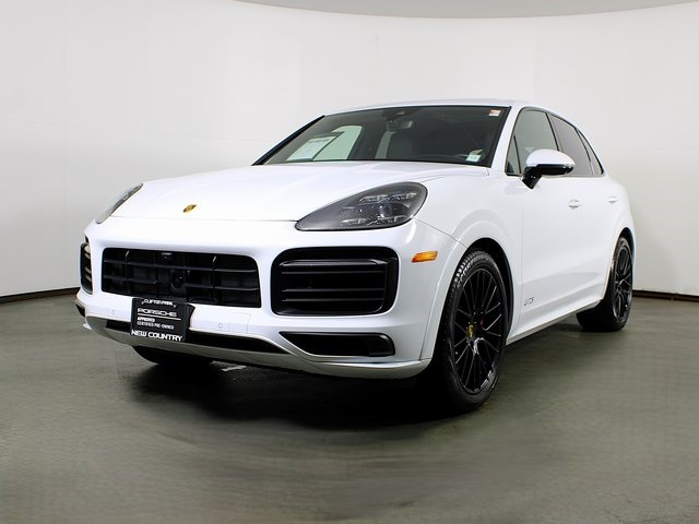 2023 Porsche Cayenne GTS's photo