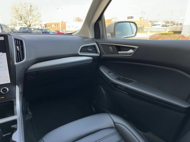 2022 Ford Edge SEL photo 48