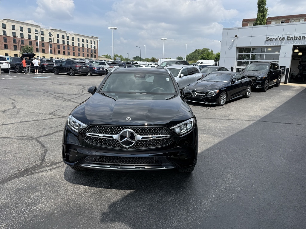 2025 Mercedes Benz GLC 300 4MATIC photo 2