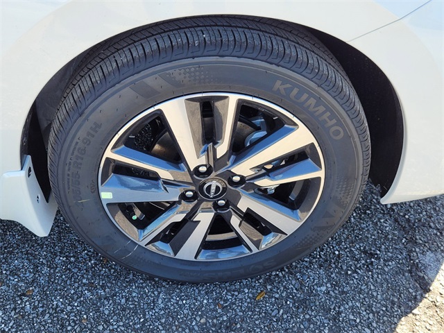 2024 Nissan Versa SV photo 6