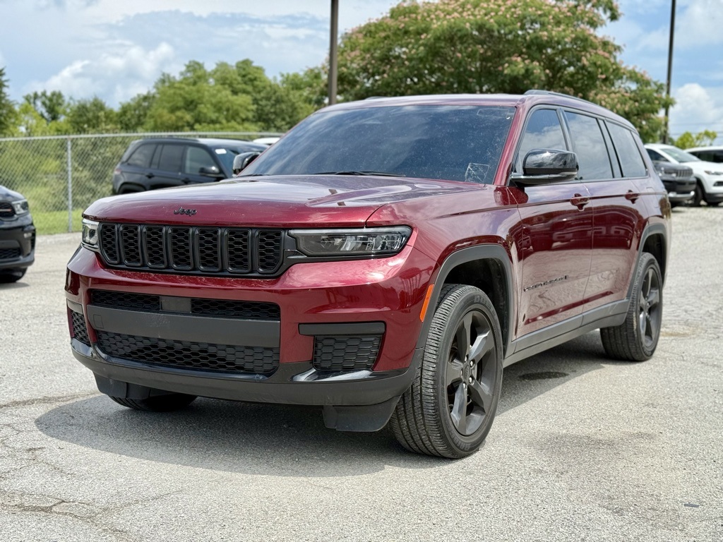 2023 Jeep Grand Cherokee Altitude photo 2