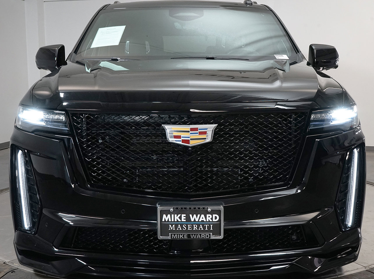 2023 Cadillac Escalade V-Series photo 3