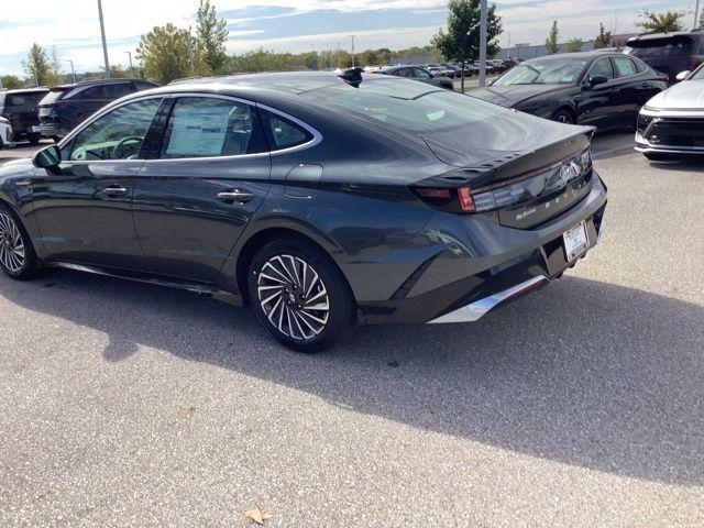 2026 Hyundai Sonata Hybrid SEL photo 3