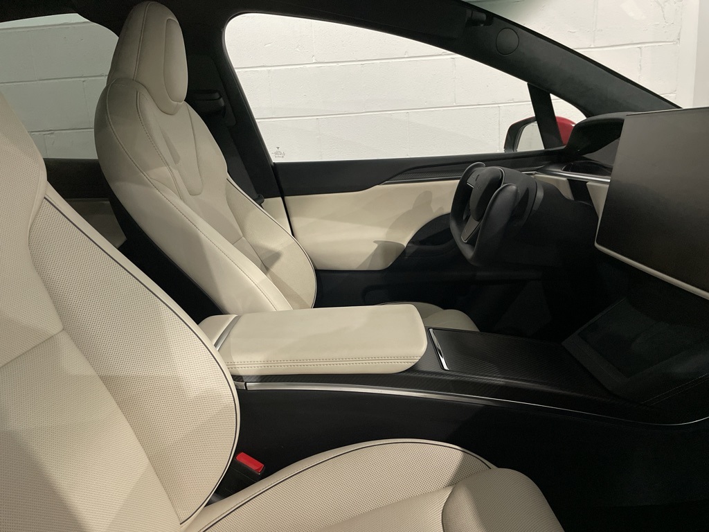 2022 Tesla Model X Plaid photo 2