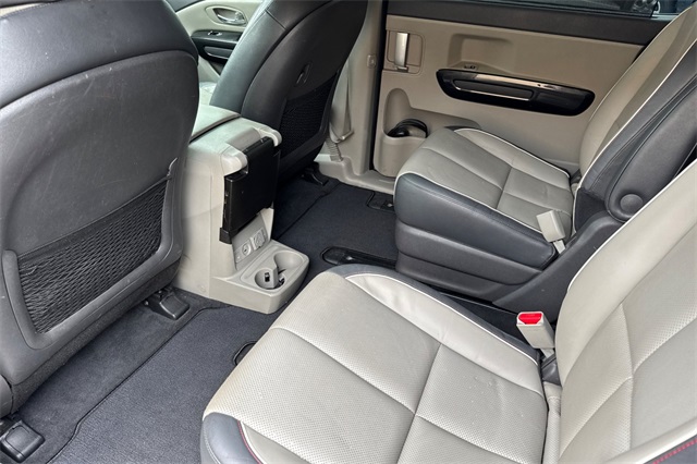 2015 Kia Sedona SX photo 12