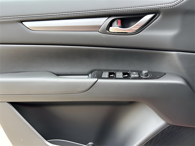 2025 Mazda CX-5 2.5 Select photo 10