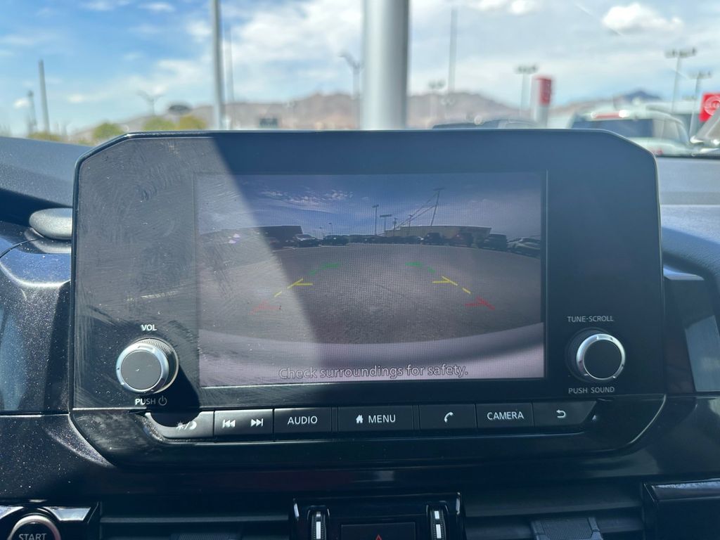 2023 Nissan Pathfinder SV photo 14