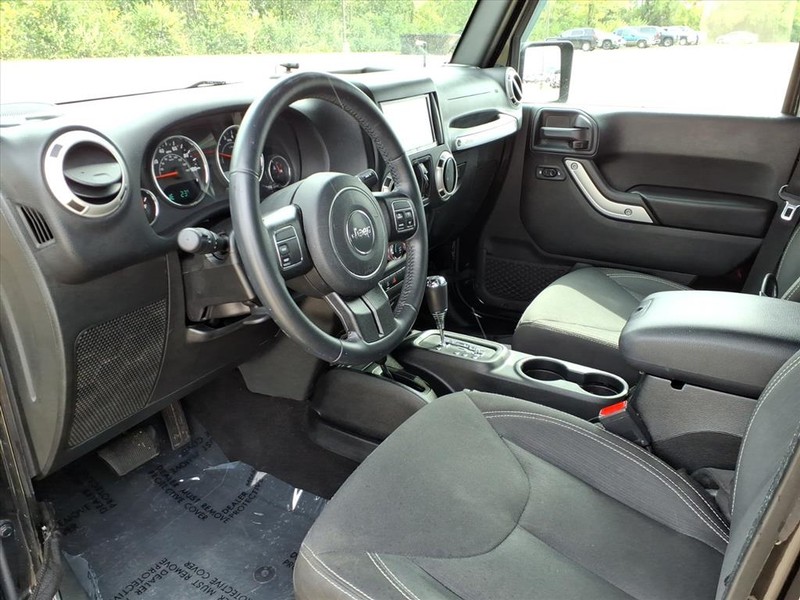 2018 Jeep Wrangler Unlimited Sahara photo 18
