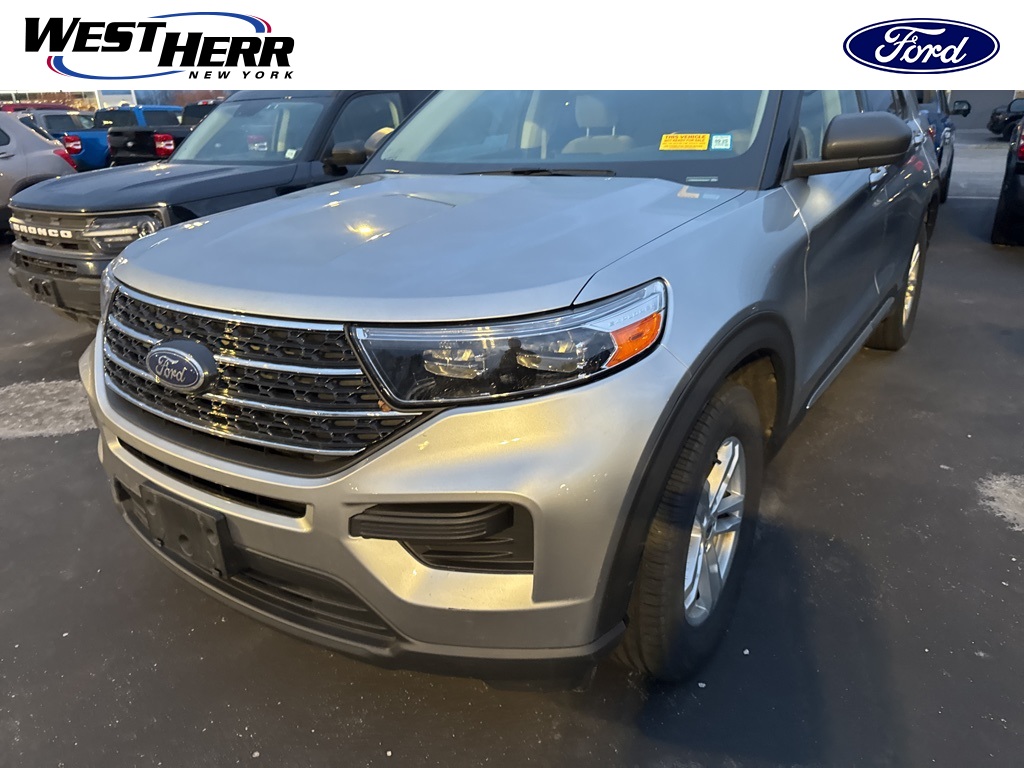 2022 Ford Explorer XLT's photo