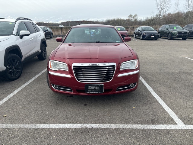 2014 Chrysler 300 Base photo 2