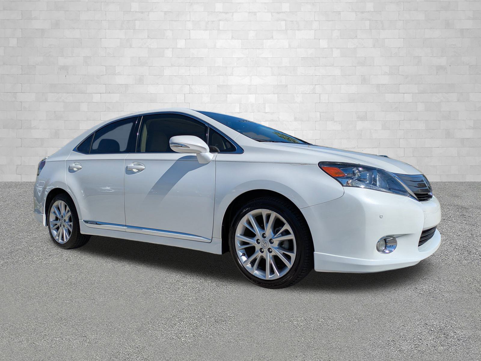 2010 Lexus HS Premium's photo