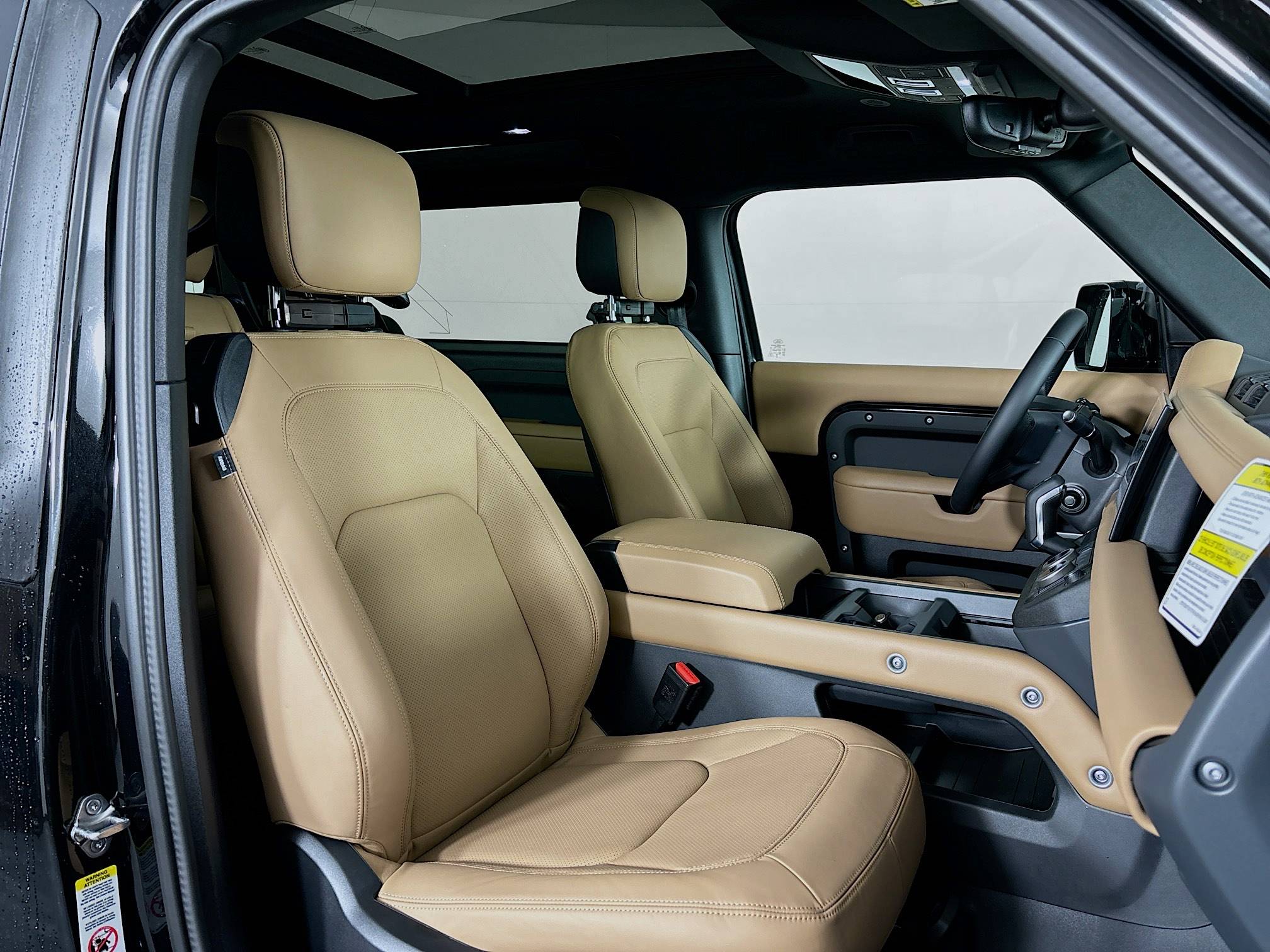 2025 Land Rover Defender 90 X-Dynamic SE photo 27