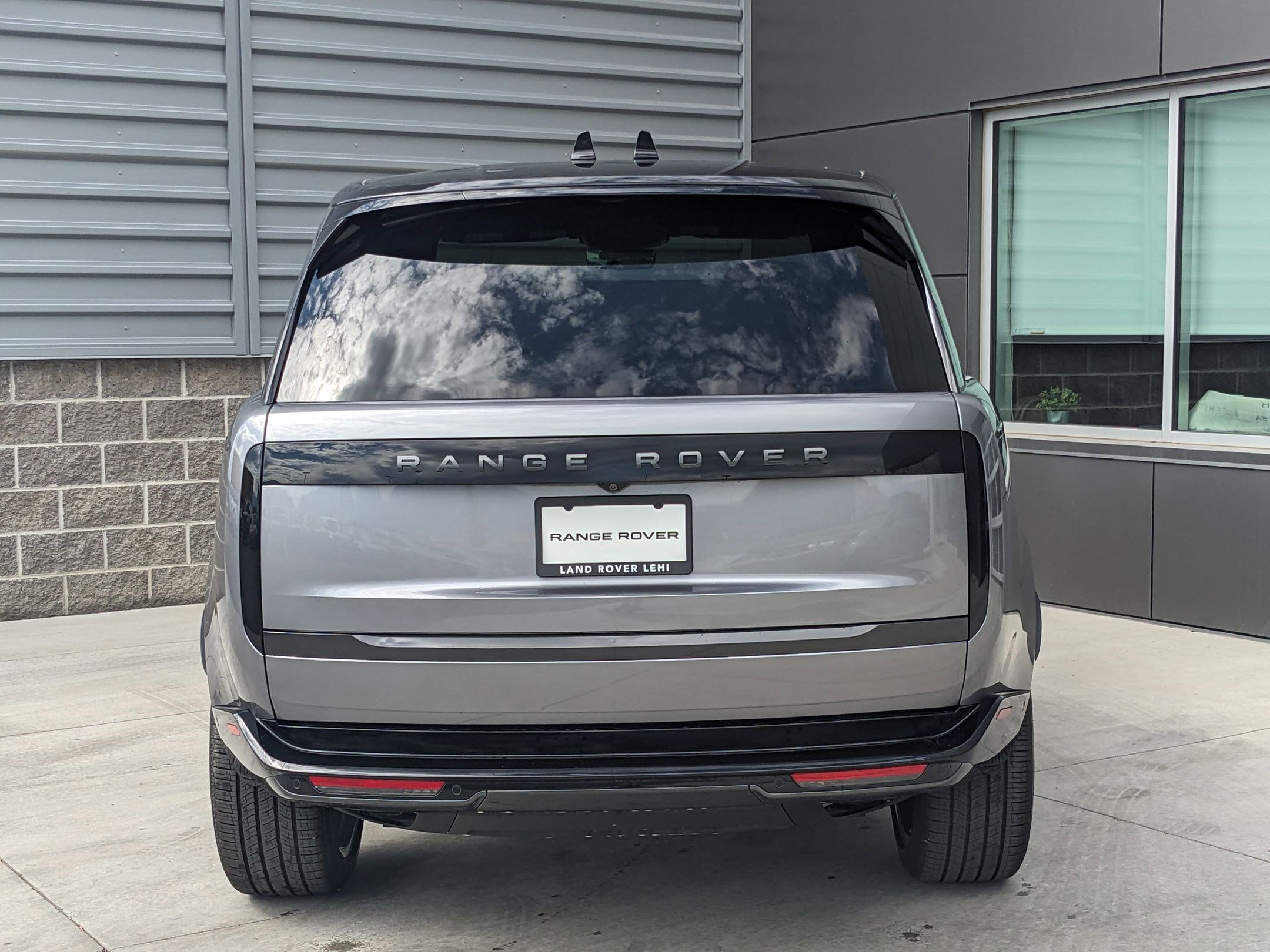 2025 Land Rover Range Rover SE photo 7