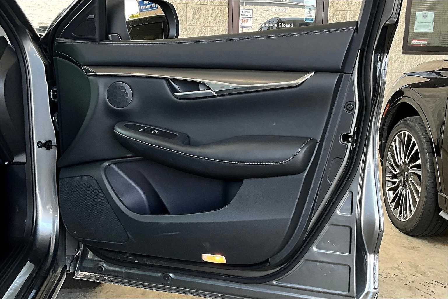 2024 Infiniti QX50 Luxe AWD photo 22