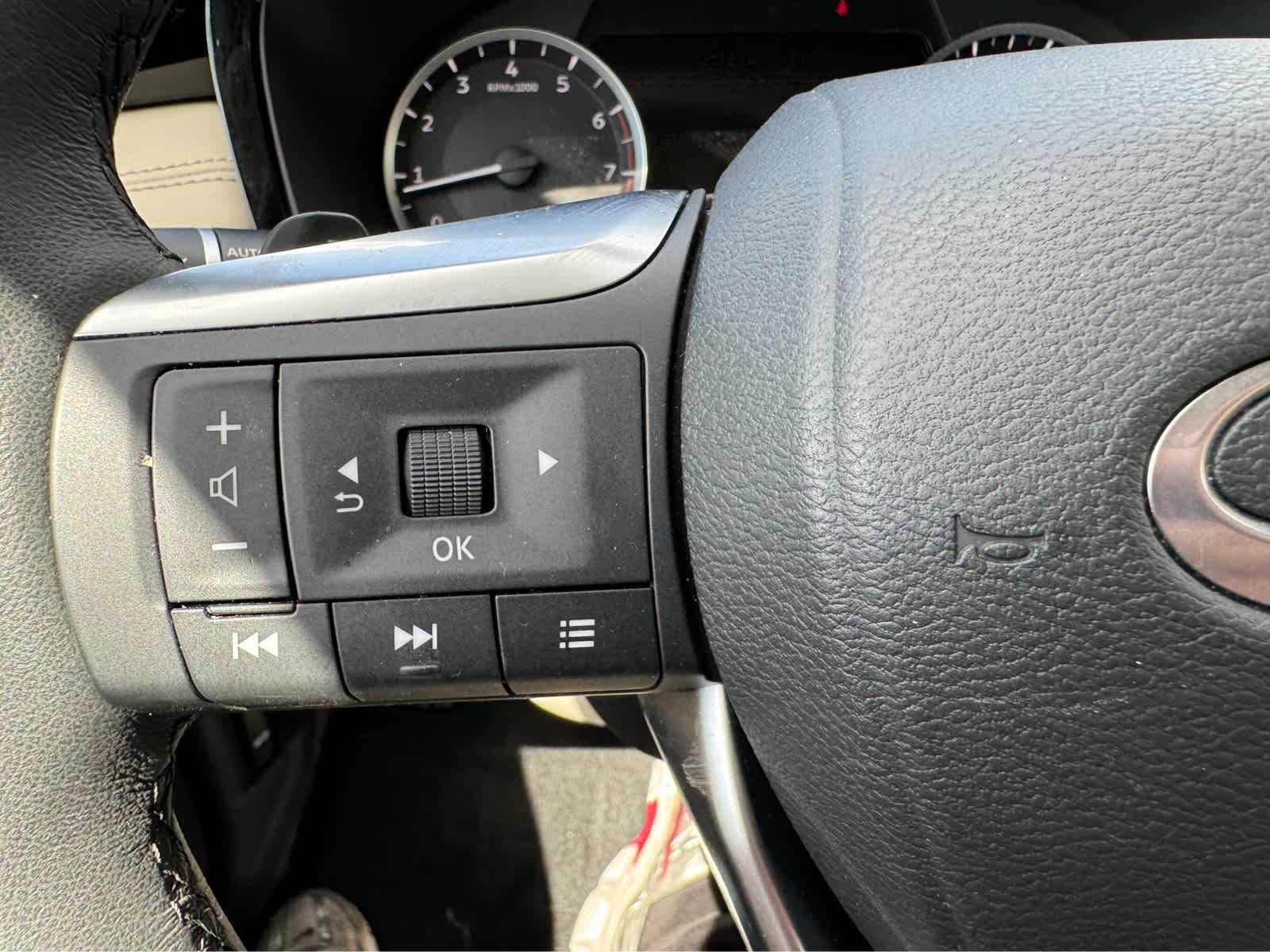2025 Infiniti QX60 Pure photo 14