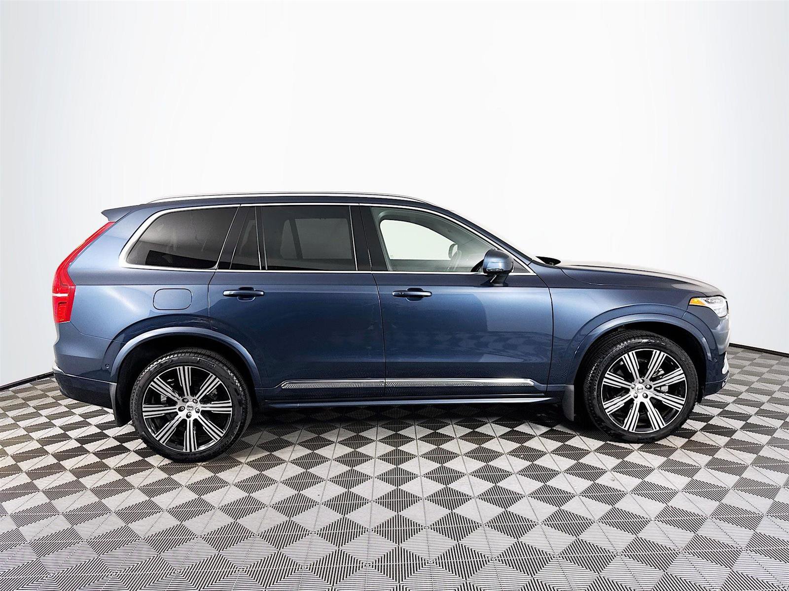 2024 Volvo XC90 Ultimate photo 3