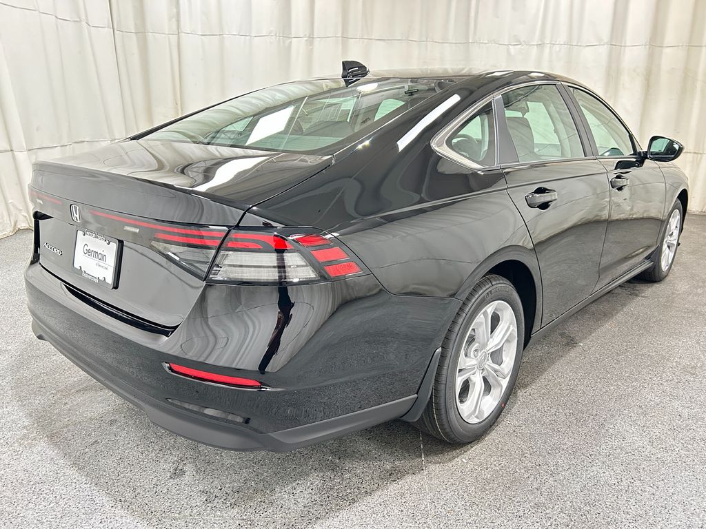 2025 Honda Accord LX photo 7