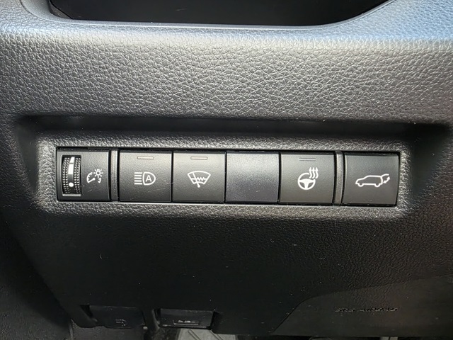 2019 Toyota RAV4 XLE photo 18