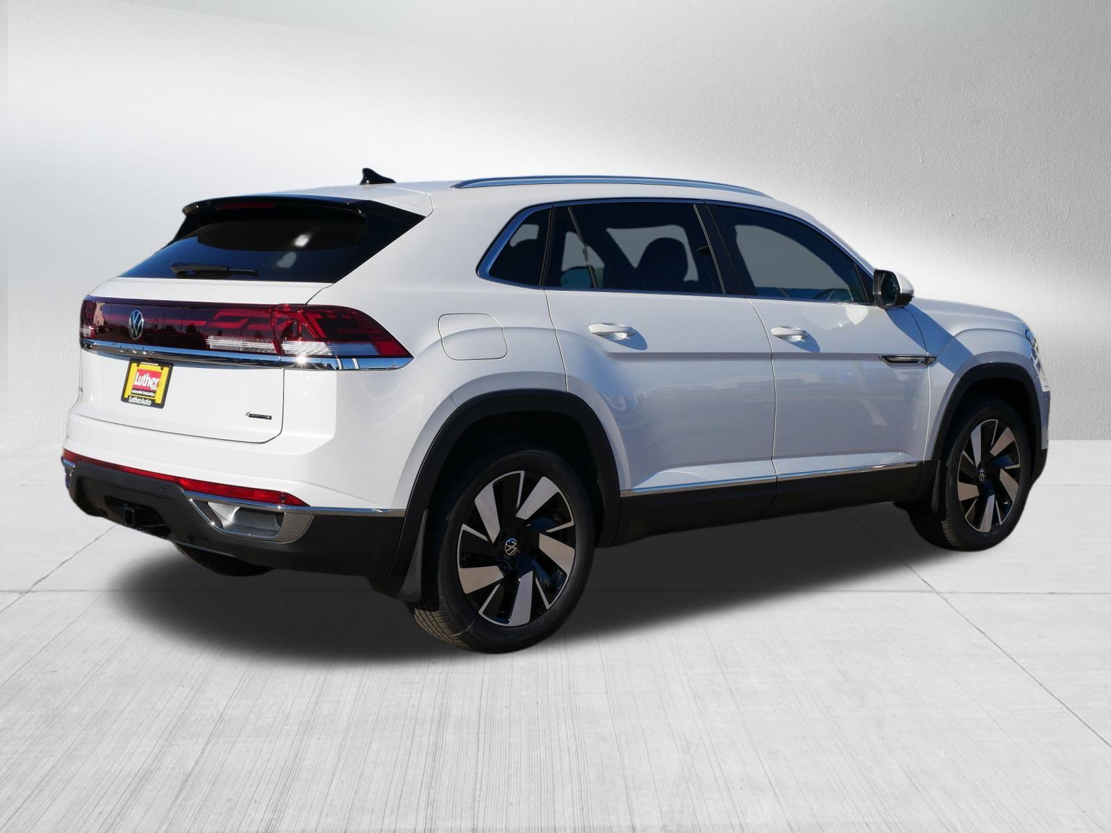 2026 Volkswagen Atlas Cross Sport SEL photo 3