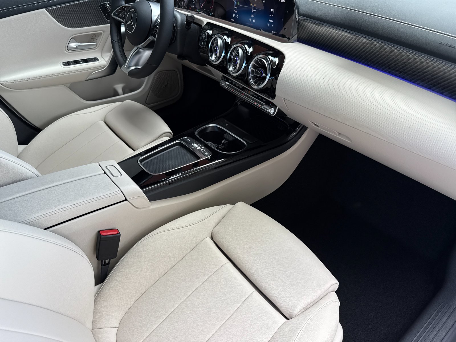 2026 Mercedes Benz CLA 250 photo 15