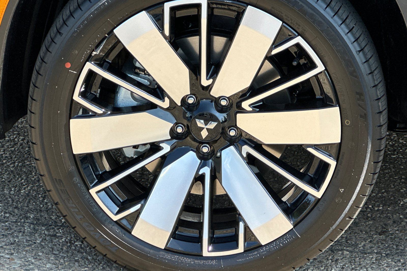 2025 Mitsubishi Outlander SEL photo 25
