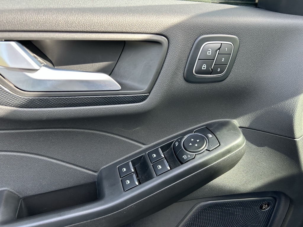 2024 Ford Escape ST-Line Select photo 10