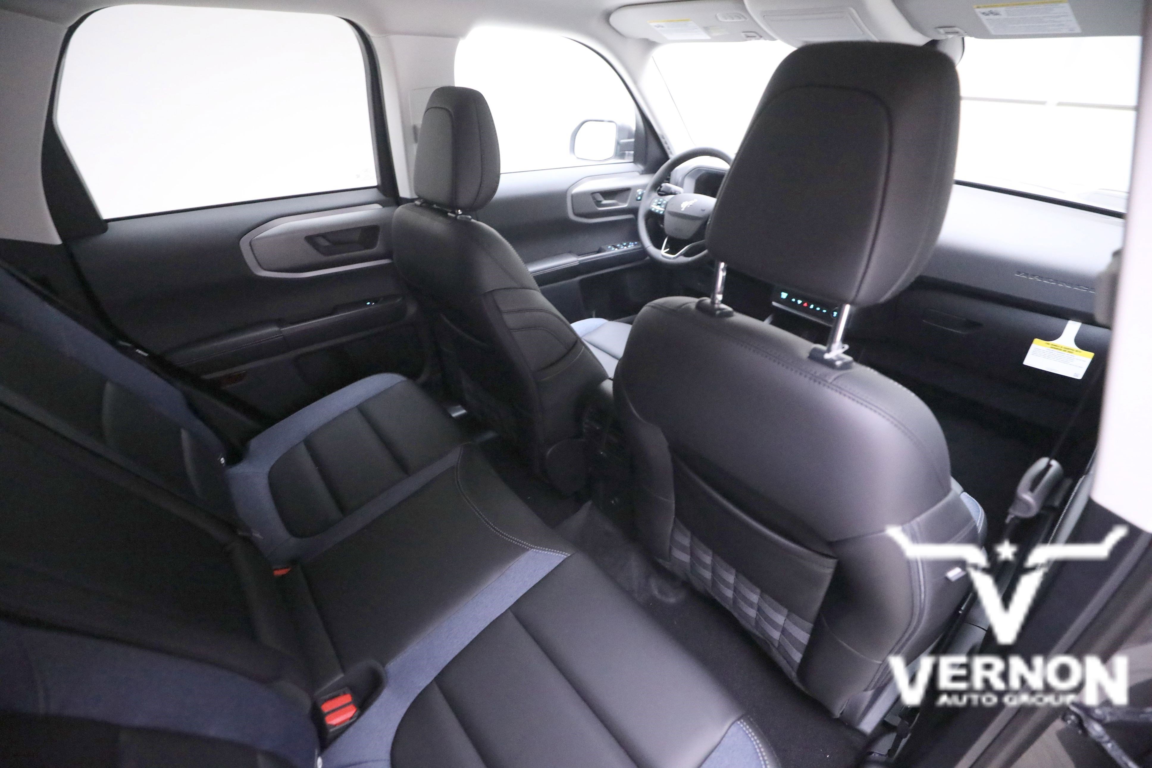 2025 Ford Bronco Sport Outer Banks photo 3