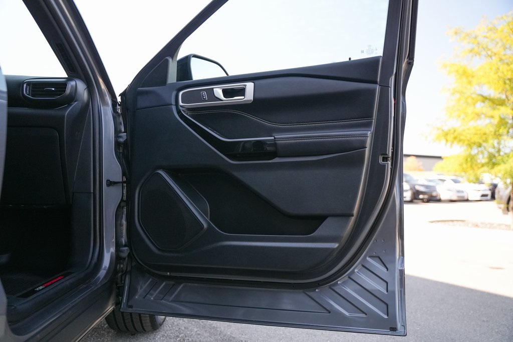 2022 Ford Explorer ST photo 36
