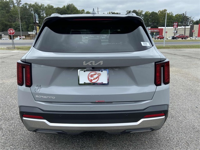 2025 Kia Sorento S photo 3