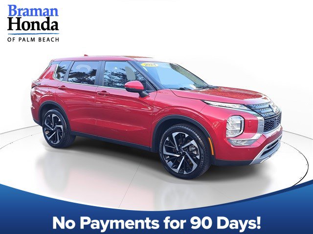 2024 Mitsubishi Outlander SE's photo