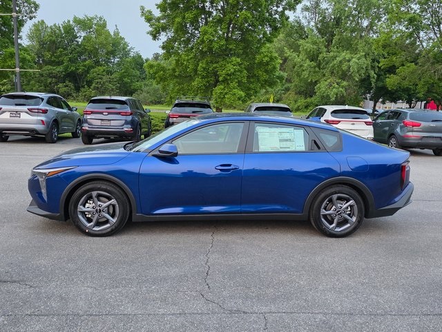 2025 Kia K4 LXS photo 3