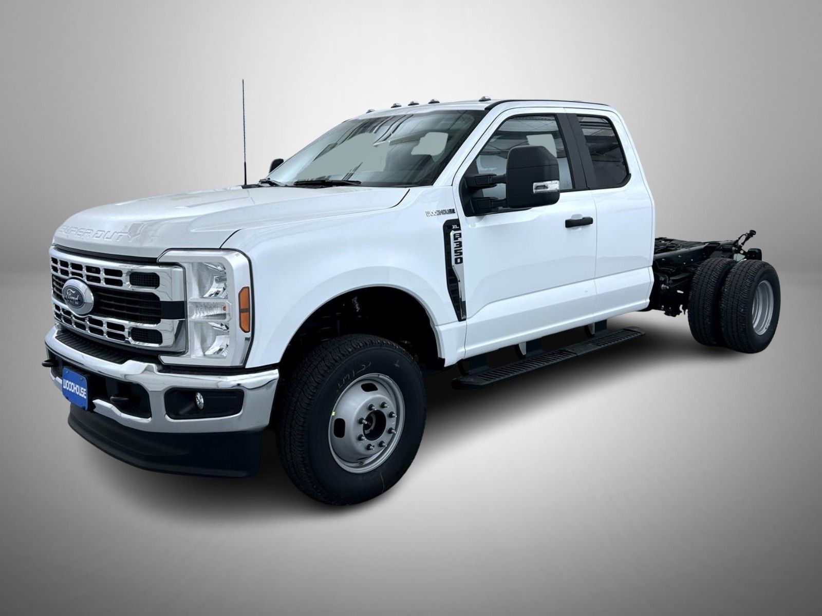 2026 Ford F-350 Super Duty Chassis Cab XL's photo