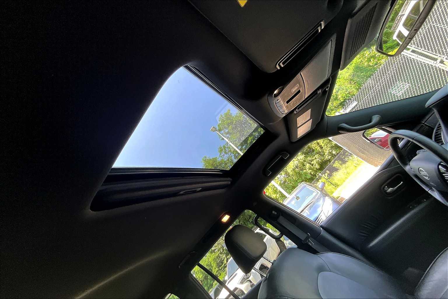 2023 Nissan Armada SL photo 4