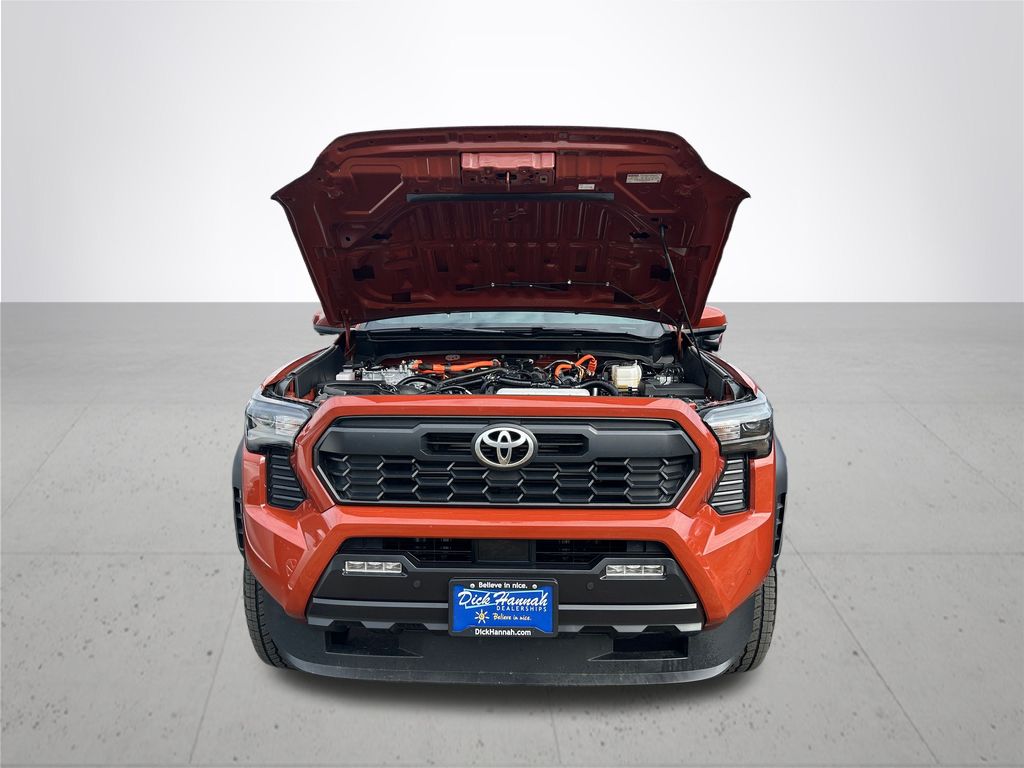 2025 Toyota Tacoma TRD photo 4
