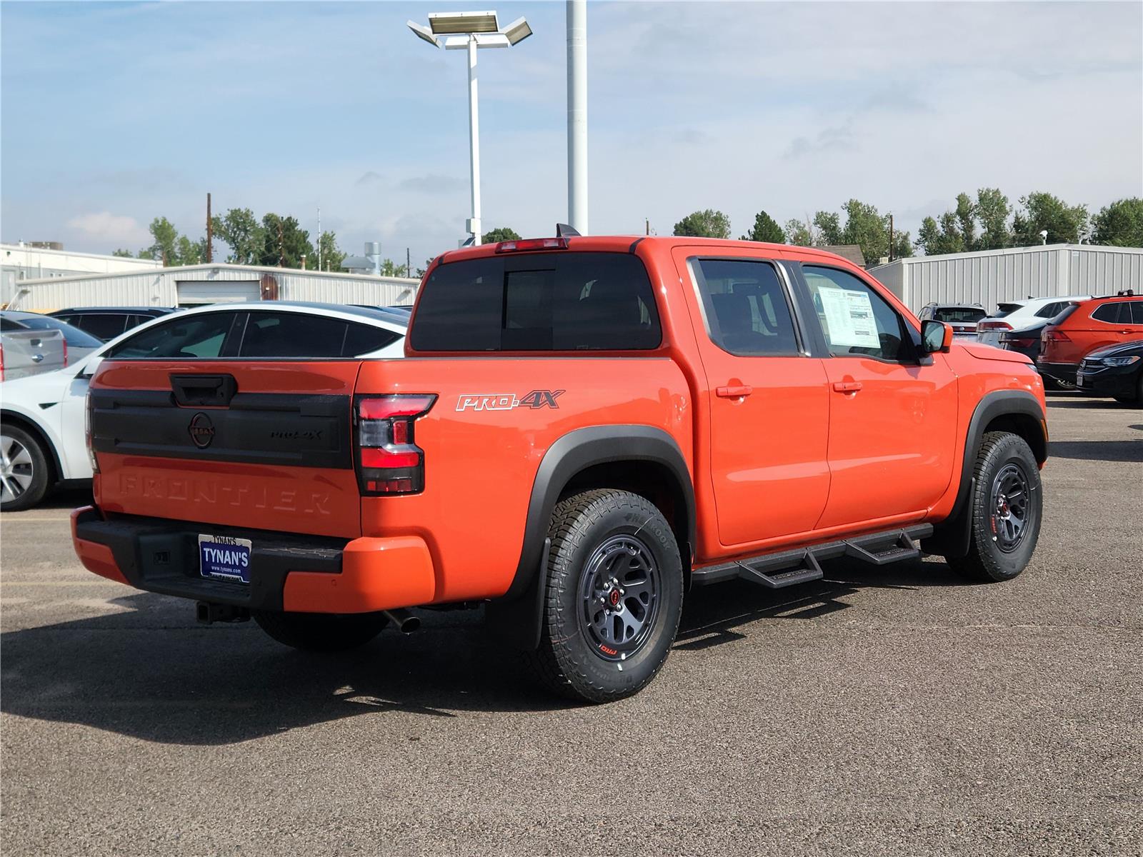 2025 Nissan Frontier Crew Cab PRO-4X photo 2
