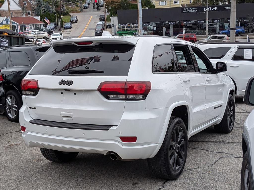 2020 Jeep Grand Cherokee Altitude photo 4
