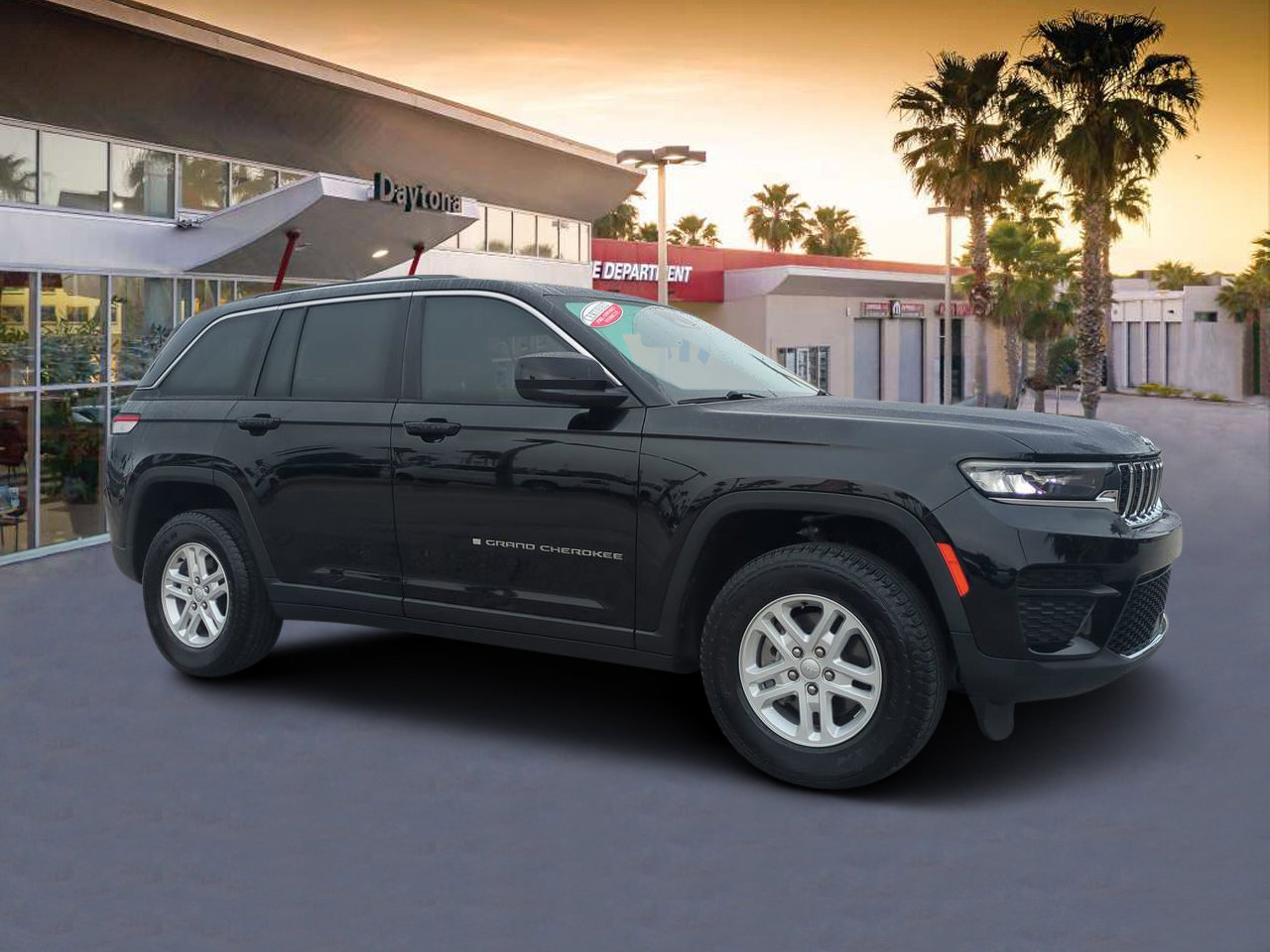 2023 Jeep Grand Cherokee Laredo's photo