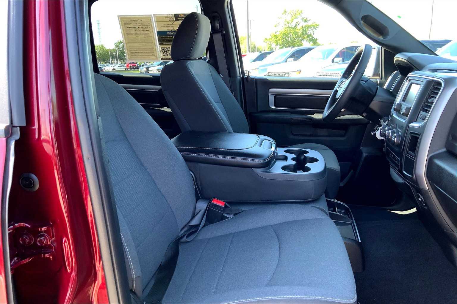 2024 Ram 1500 Classic Warlock photo 8