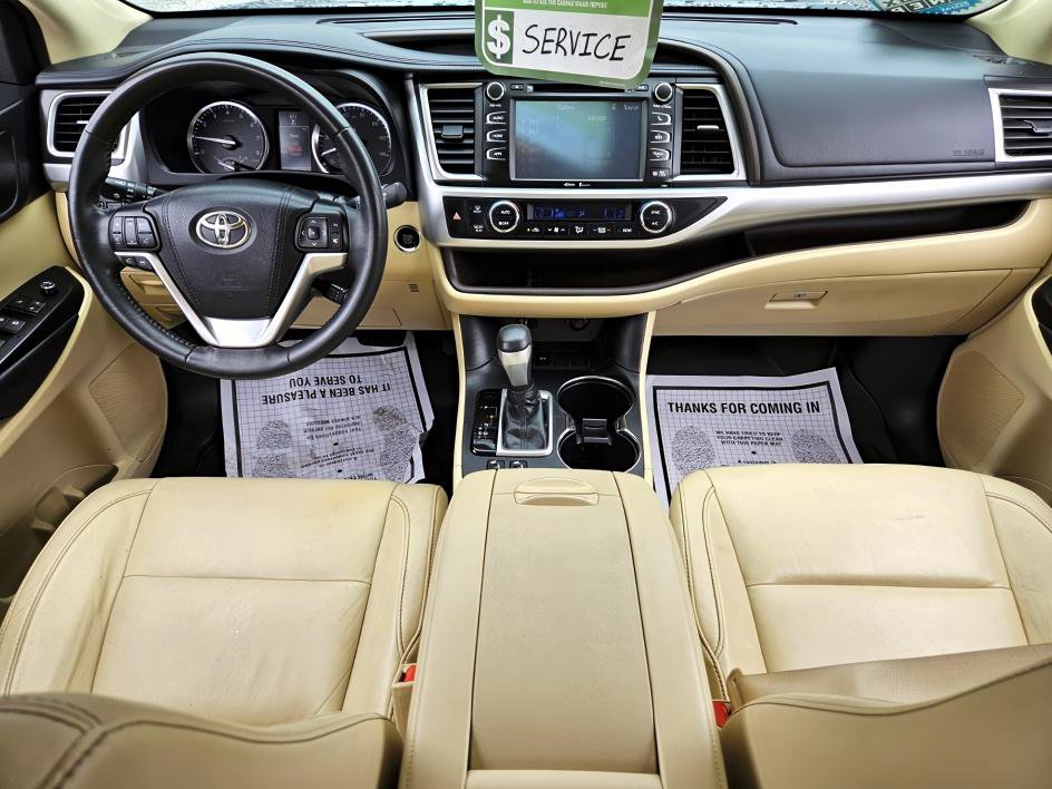 2015 Toyota Highlander XLE photo 9