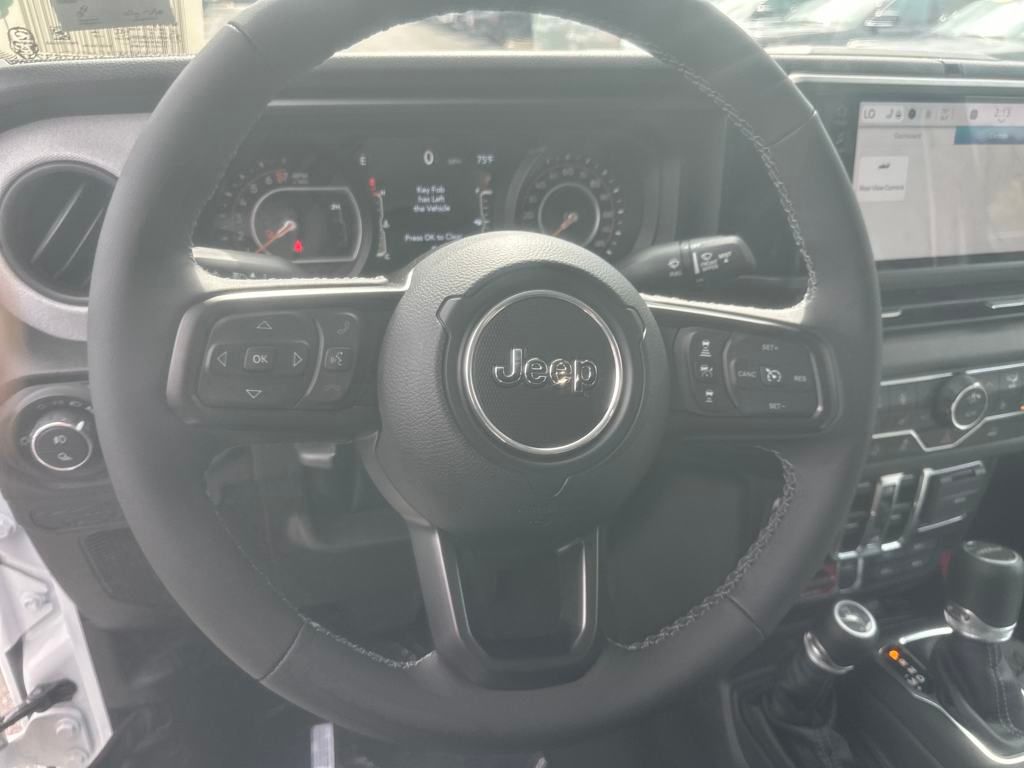 2025 Jeep Gladiator Willys photo 24