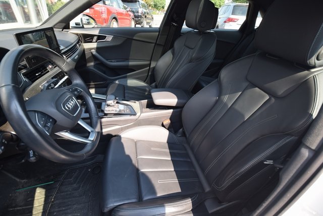 2023 Audi A4 45 S line Premium Plus photo 4