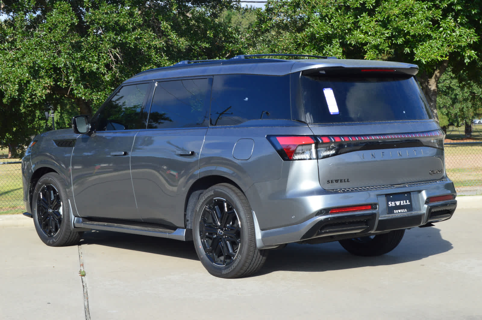 2026 Infiniti QX80 Sensory photo 4