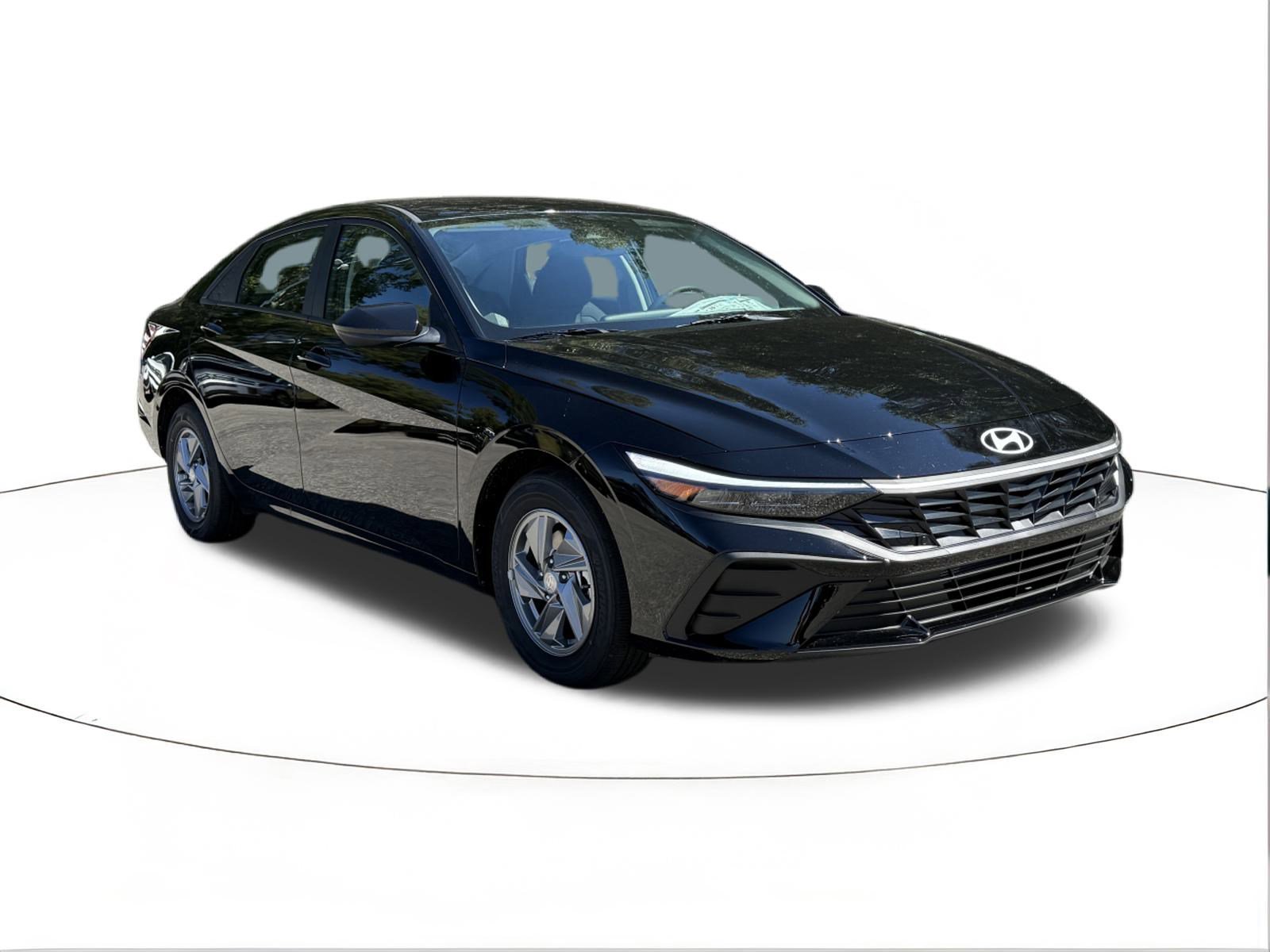 2026 Hyundai Elantra SE's photo