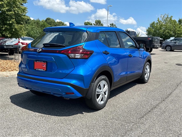 2025 Nissan Kicks Play S photo 3