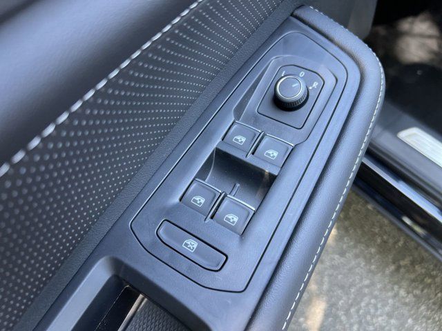 2025 Volkswagen Atlas Cross Sport SE Technology photo 4