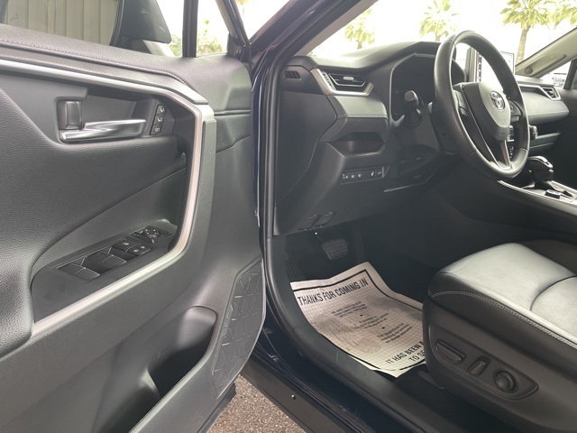 2021 Toyota RAV4 Limited photo 17