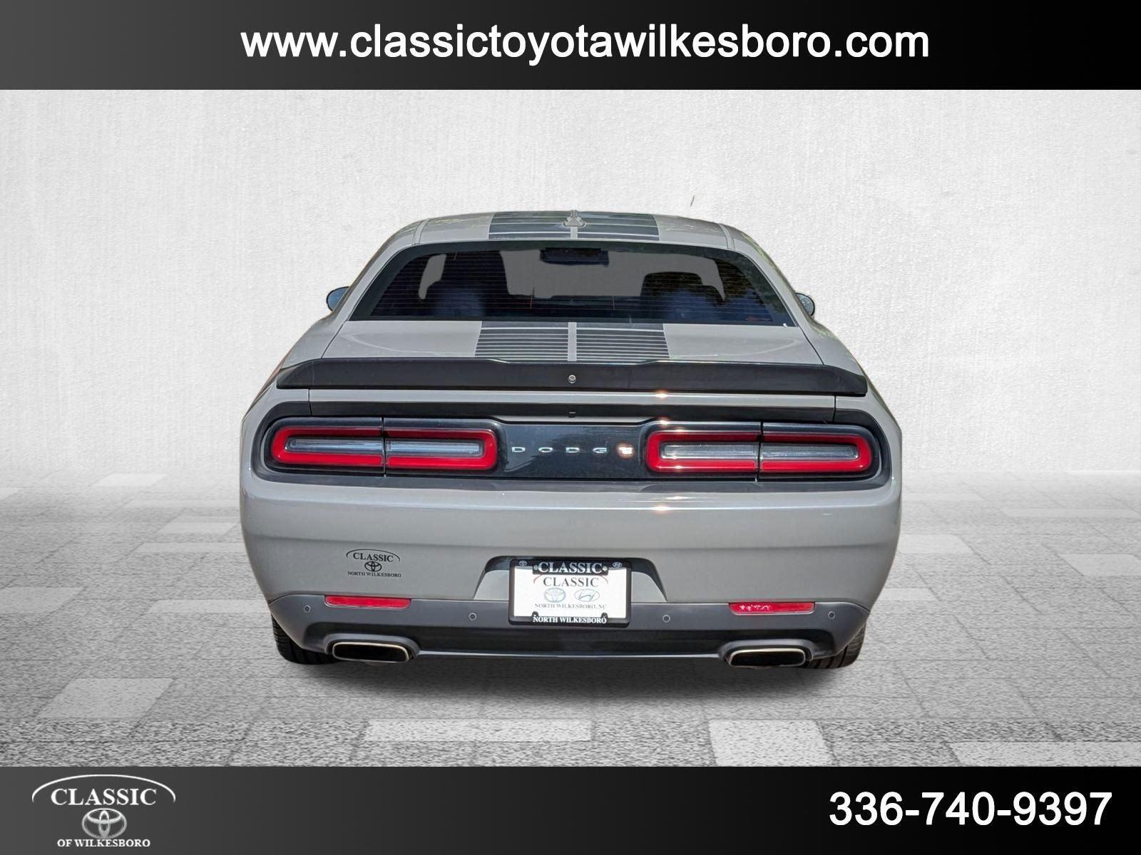 2017 Dodge Challenger SXT Plus photo 6