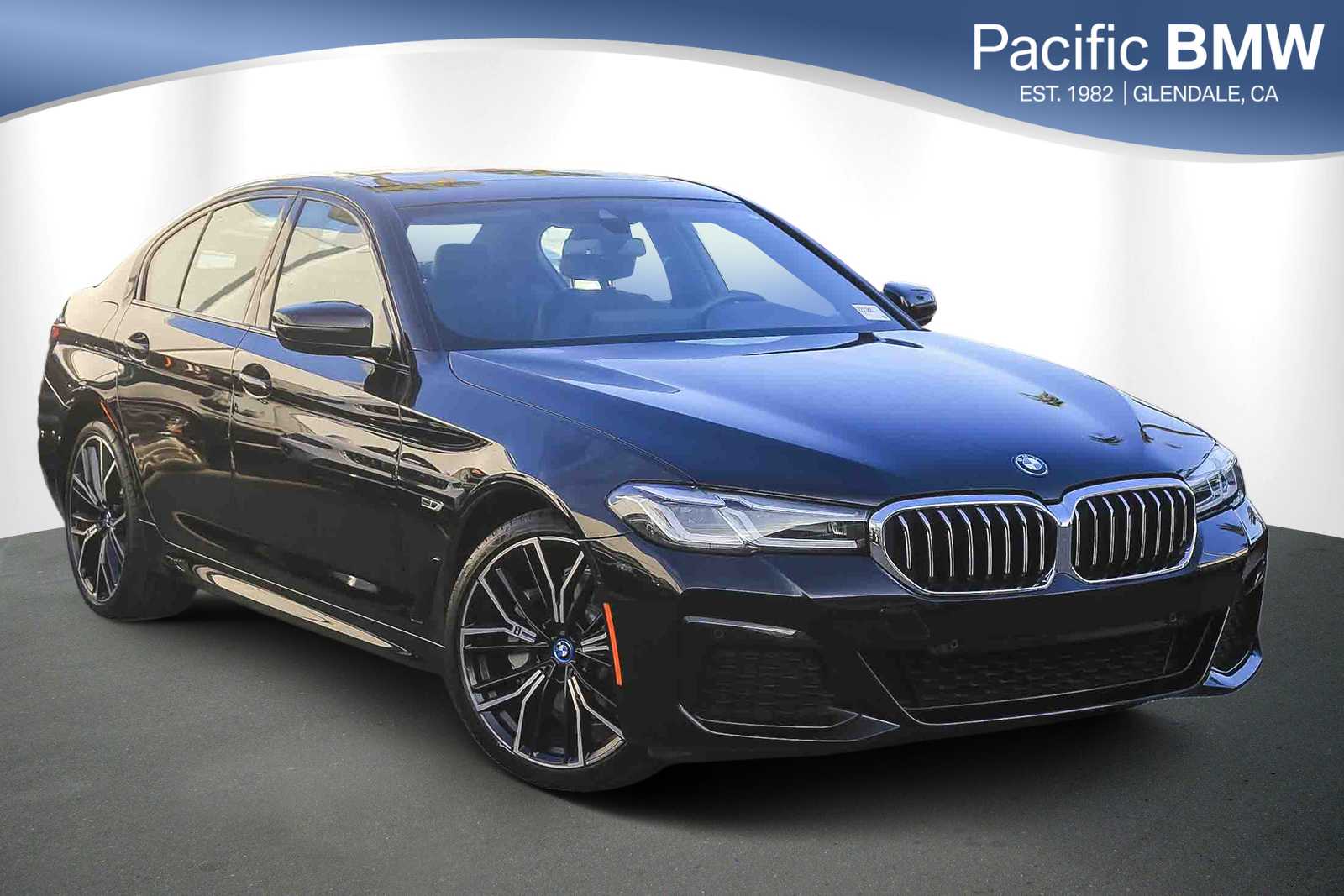 2023 BMW 5 Series 530e's photo