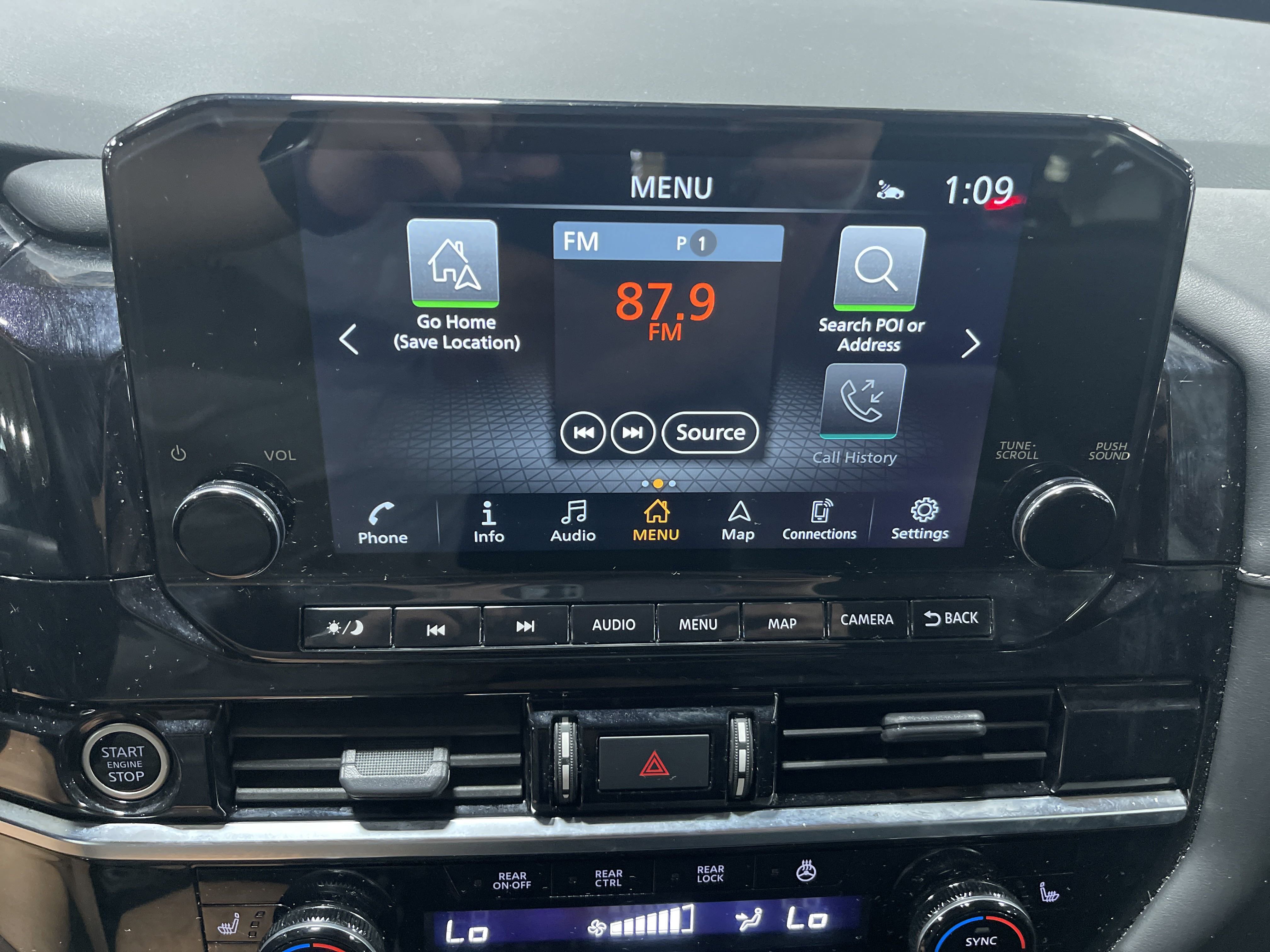 2023 Nissan Pathfinder SL photo 9